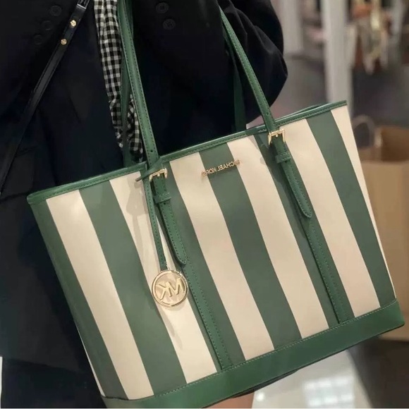 Michael Kors Jet Set Travel Large Leather Top Zip Shoulder Tote NWT - Picture 3 of 4